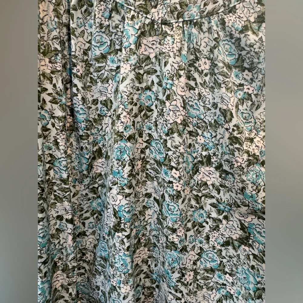 Lauren Conrad Flowy Floral Print Women's Blouse Size Medium - Picture 3 of 9